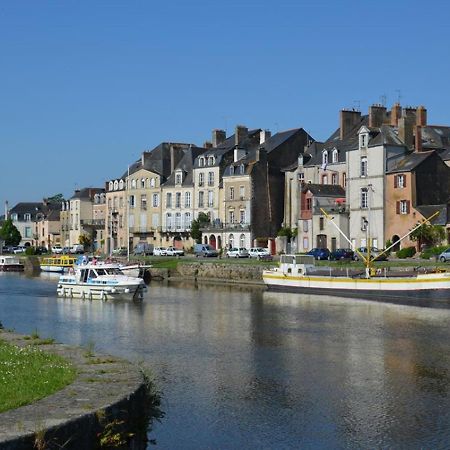 Spacieux T3 Lumineux Dans Quartier Historique Avec Wifi Redon Eksteriør billede